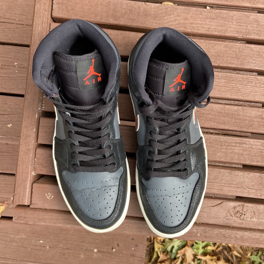 Air Jordan 1 High Retro Bronze Metal Size 9 Women’s Sneakers (2016) - Picture 5 of 13